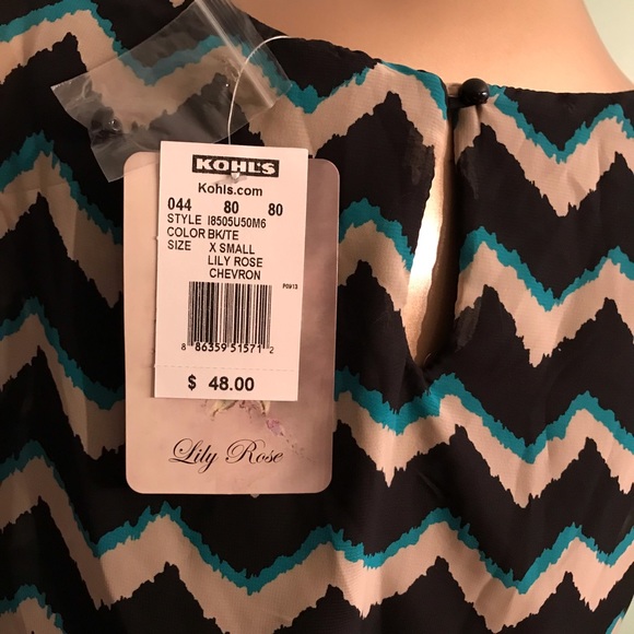 NEW XS Black, white, and Blue Chevron pattern, above knee dress with belt. - Picture 3 of 4